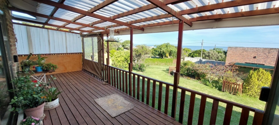 2 Bedroom Property for Sale in Sunrise On Sea Eastern Cape
